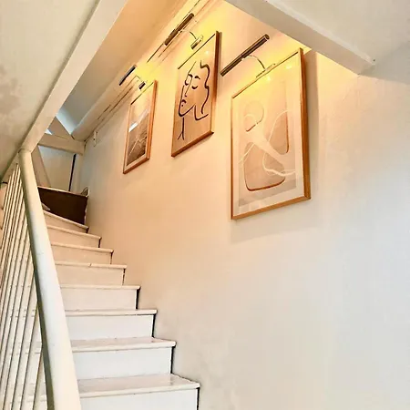 Semesterbostad Maison Arcania Raw Charm & Secret Garden Reims