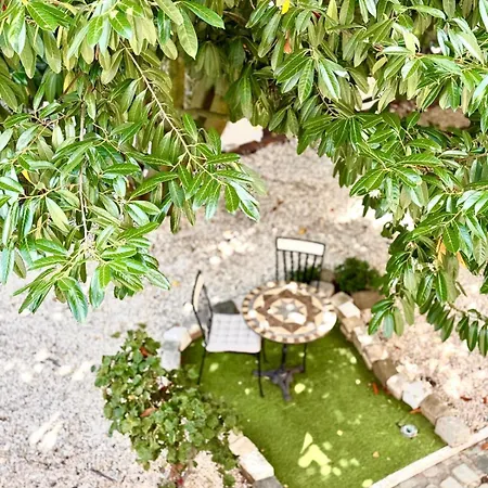 Maison Arcania Raw Charm & Secret Garden Semesterbostad Reims