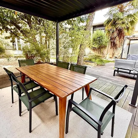 Semesterbostad Maison Arcania Raw Charm & Secret Garden