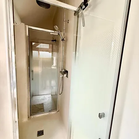 Semesterbostad Maison Arcania Raw Charm & Secret Garden Reims