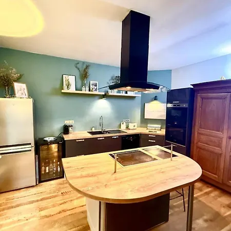 Maison Arcania Raw Charm & Secret Garden Semesterbostad Reims